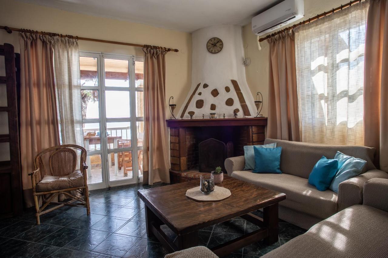 Kohyli Beachfront House Agia Pelagia Chlomou Экстерьер фото