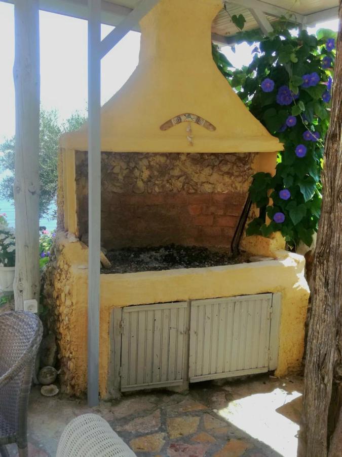 Kohyli Beachfront House Agia Pelagia Chlomou Экстерьер фото